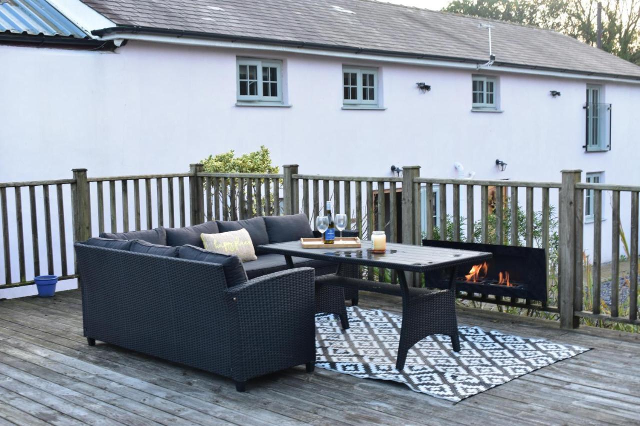 Luxury 2-Bed Barn Conversion In Llansteffan Carmarthen Eksteriør bilde